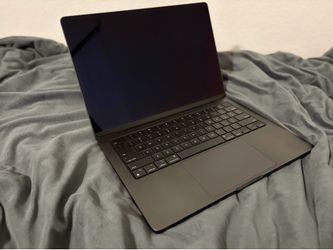 Apple 14" M3 Macbook Pro 36gb 512gb space black