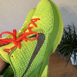 Nike Kobe Grinches 