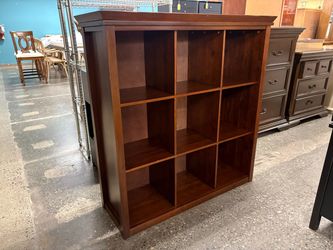 Mahogany Finish 9-Cubby Bookcase
