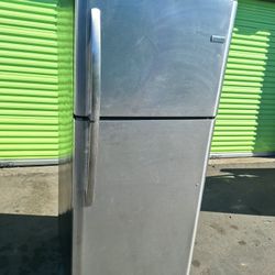 Refregerator