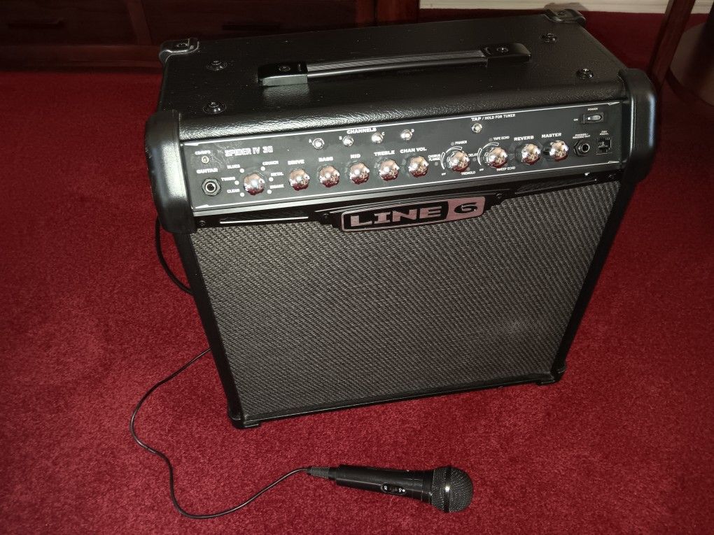Large Amplifier Like New Works Perfect Lots Of Power $60 F