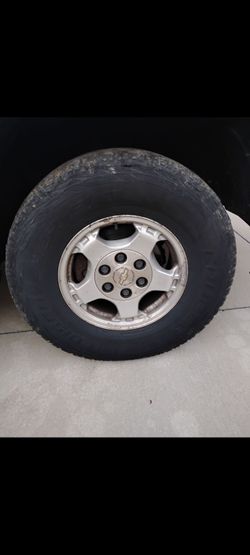Good Wheels & Tires For Sale!  *Fits GMC & Chevy* Complete set of 4