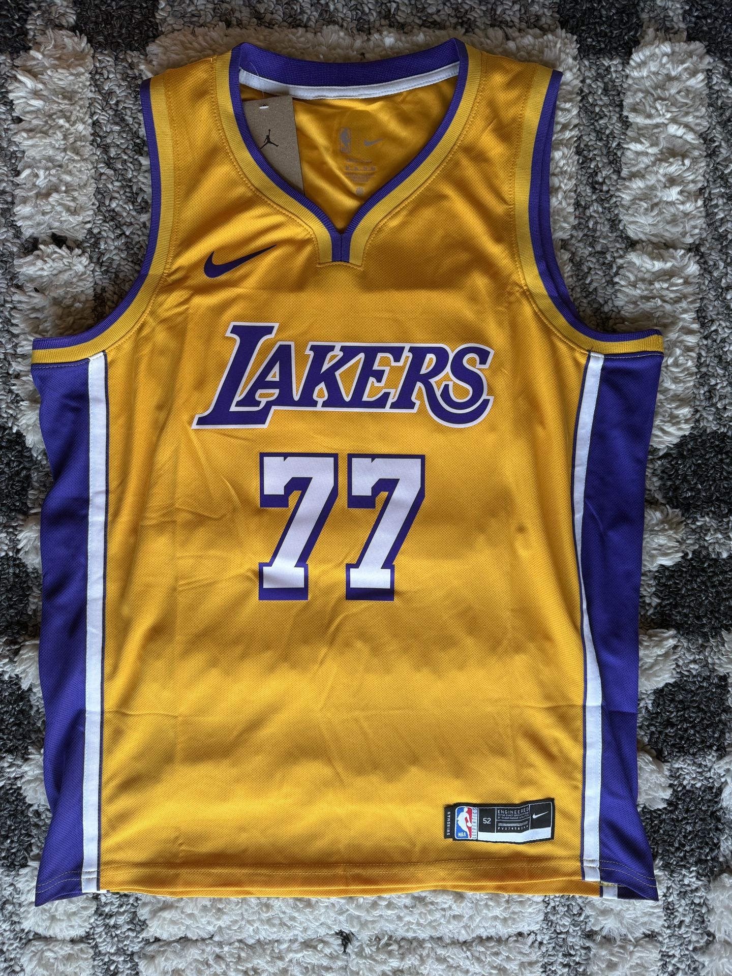 Luka Doncic - XL Jersey - Los Angeles Lakers