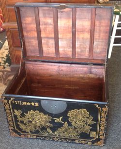 Beautiful Oriental Design Chest