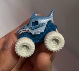 Monster Jam Minis Megalodon White Tires VHTF Rare 1:87 Series 6 Used (Pre-Owned)