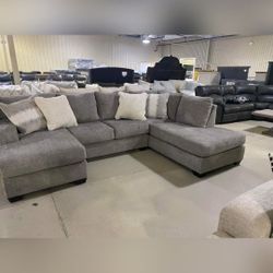 CRESWELL LINEN SECTIONAL RAF WITH CHAISE SECTIONAL
