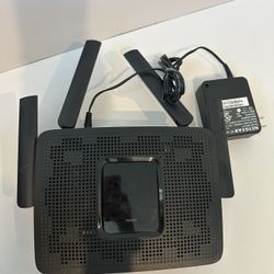 Linksys EA8300 Max-Stream: AC2200 Tri-Band Wi-Fi Router for Wireless Home Network