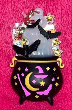 Bath & Body Works 2026 Halloween Light Up Color Changing Cauldron Pocketbac Hand Sanitizer Holder NEW!