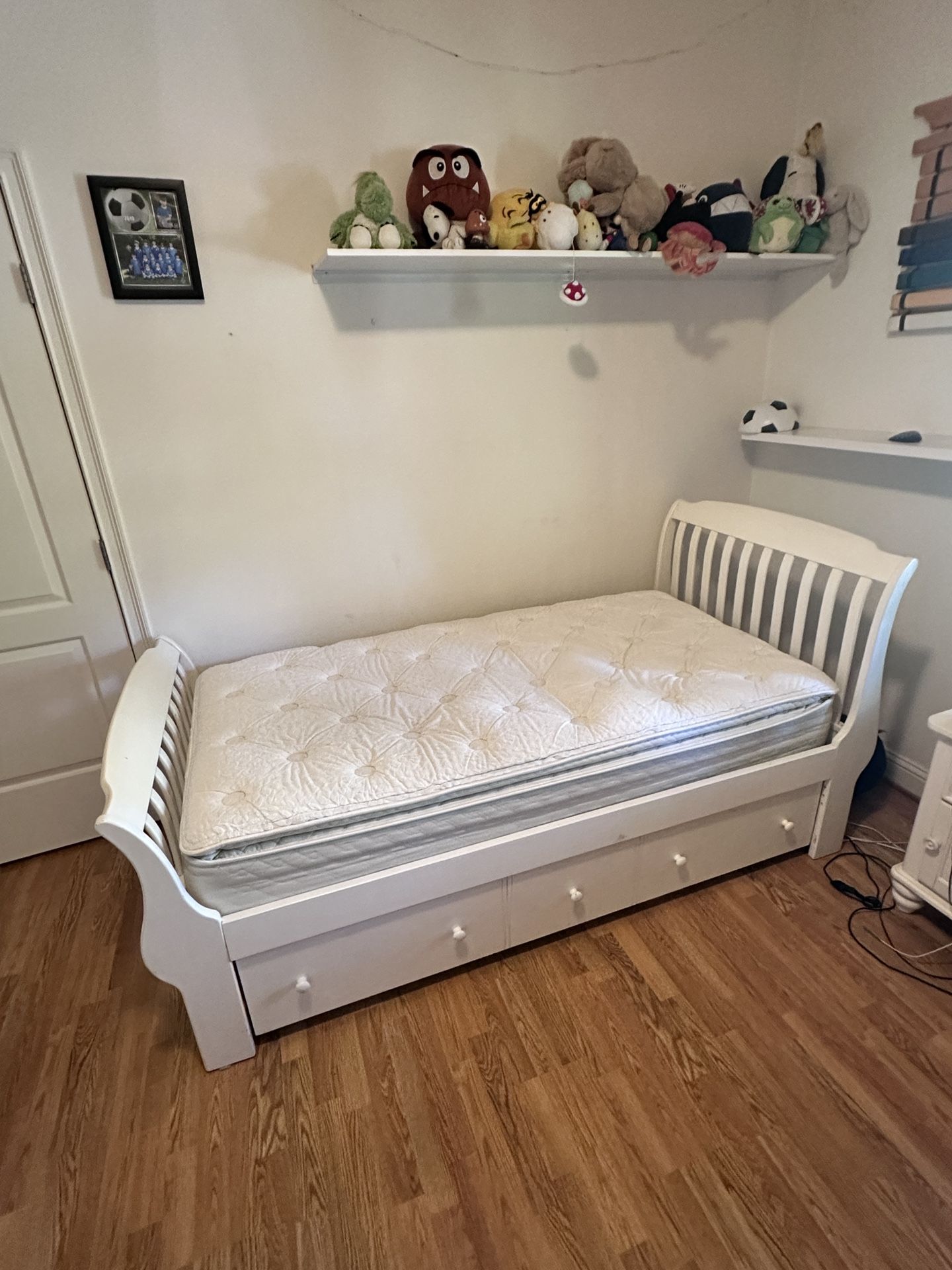 Twin size Bed,, Trundle/storage Drawer, Solid Wood With Mattress