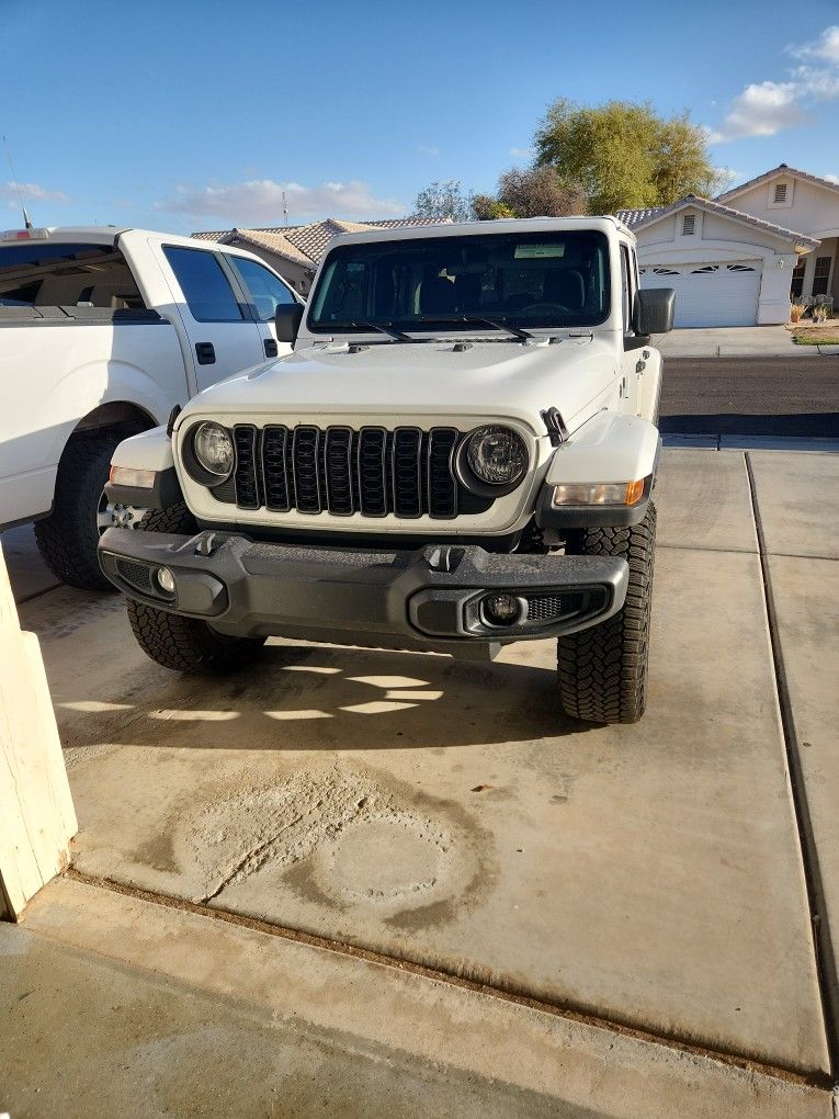 2024 Jeep Gladiator