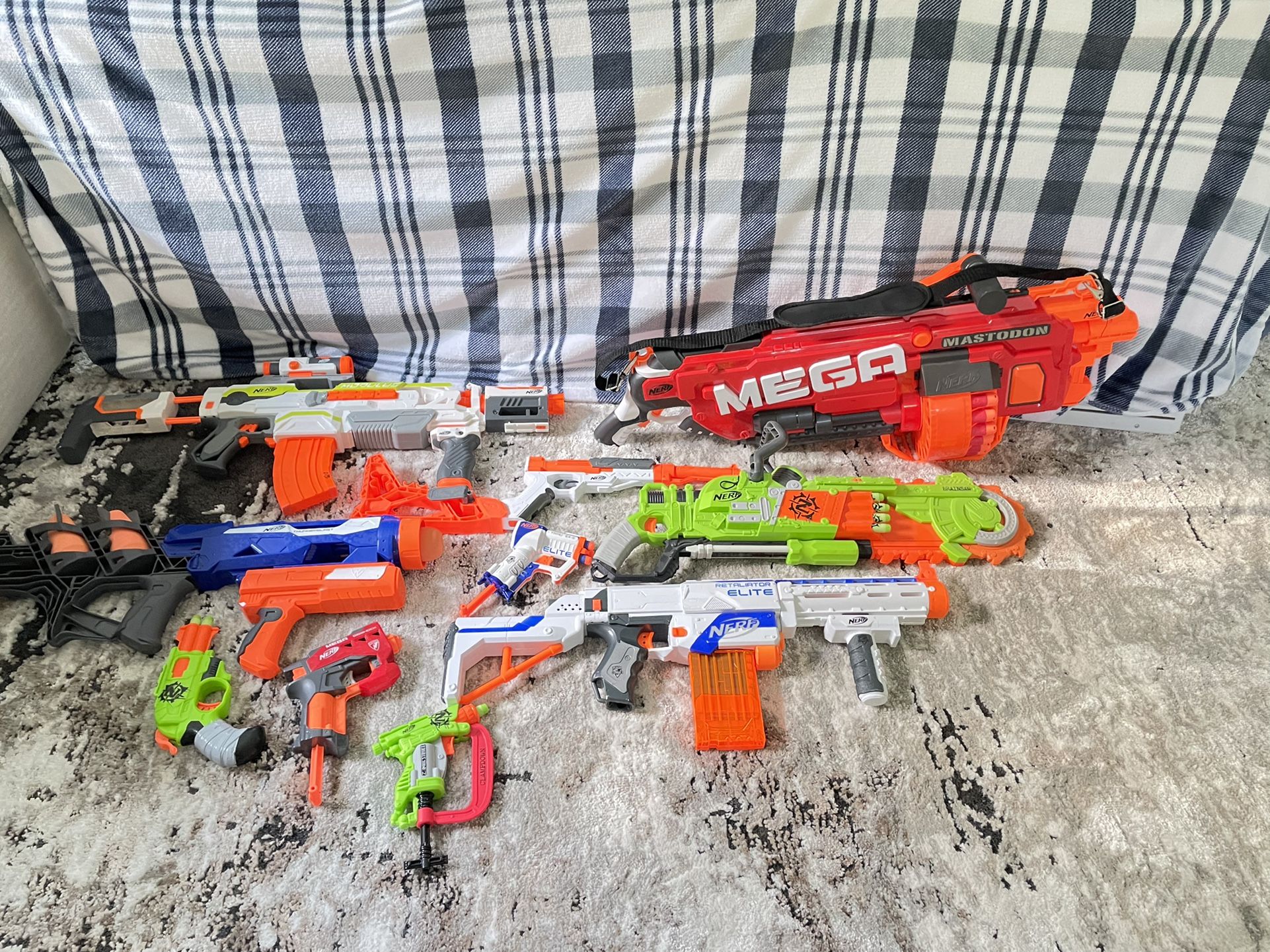 Nerf Guns And “Nerf” accessories