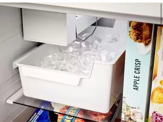 White Refrigerator with Ice Maker & Interior Water Dispenser – 20.4 Cu. Ft