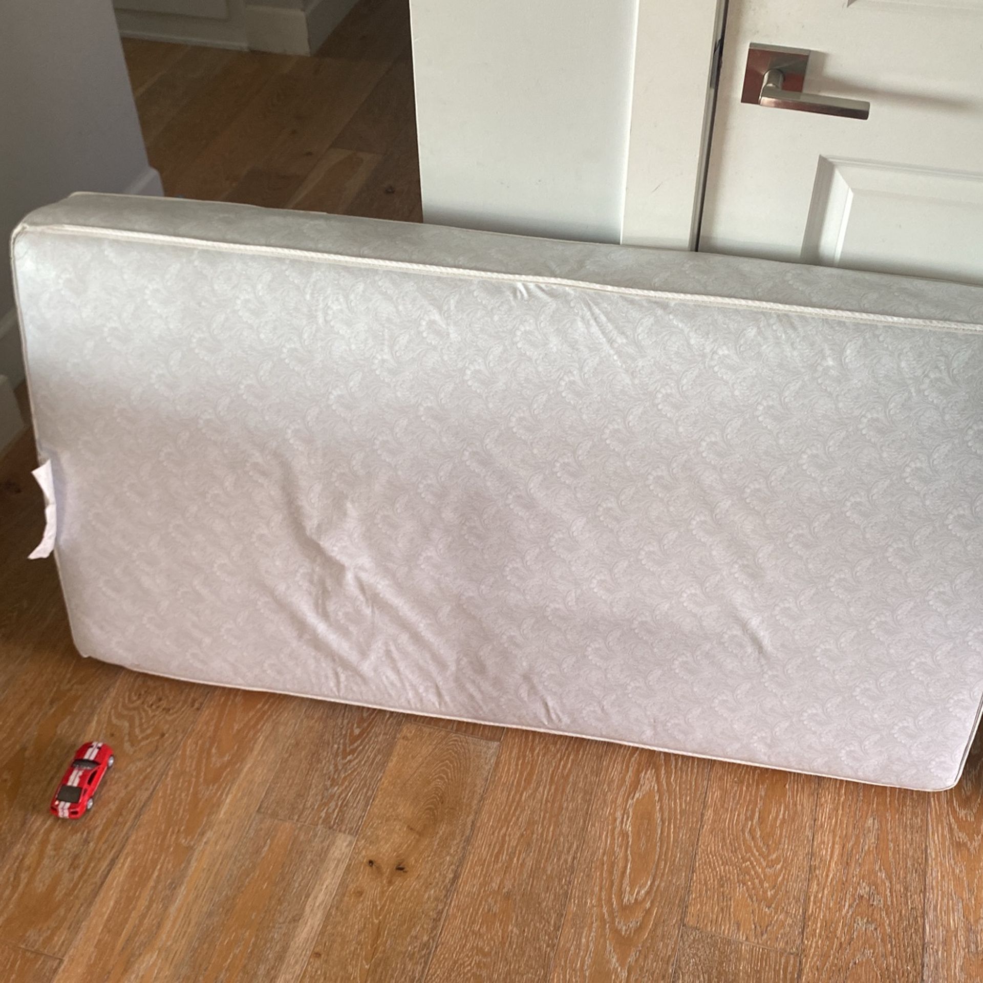 Free Clean Crib Mattress