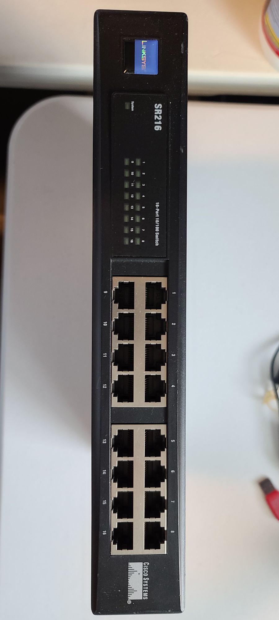 Cisco Linksys SR216 16ports - unmanaged switch