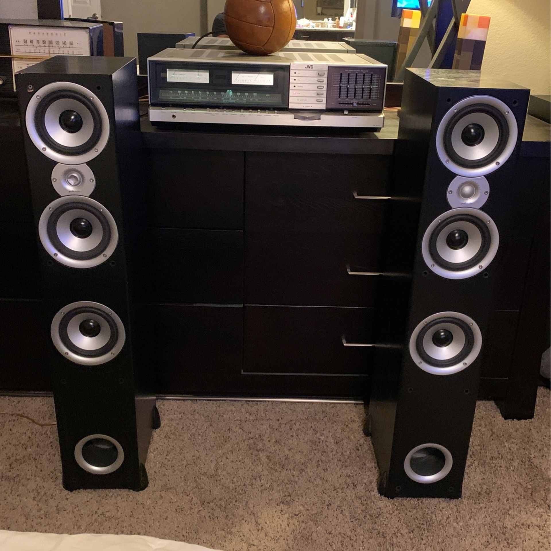 POLK AUDIO T90e EURO Tower speaker With Grill PAIR for Sale in