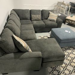 Deermont Gray Sectional Couch With Chaise 
