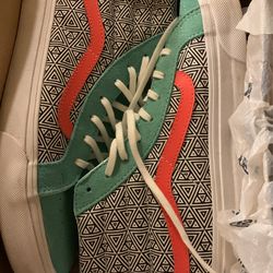 Vans | Custom Made  | Women’s Size 9