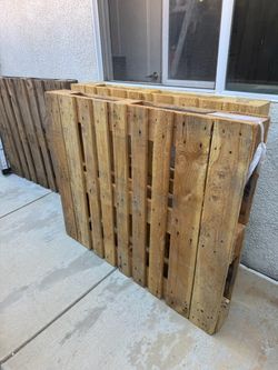 Wooden Shipping Pallets Lot