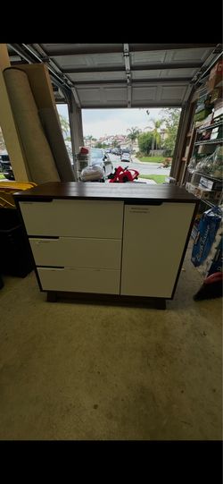 Babyletto Hudson Changer Dresser – Espresso & White  Selling a Babyletto Hudson Dresser in Espresso and White