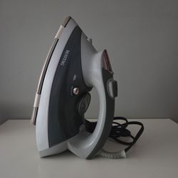 Maytag M400 SpeedHeat Steam Iron Stainless Steel Soleplate NEW, NO BOX