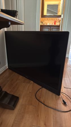 Insignia 46” 1080p LCD TV (NS-46E790A12) – Works Great