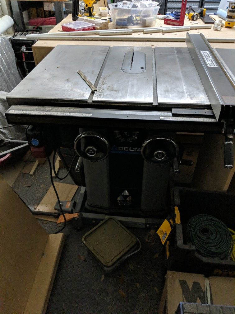 Delta 36-L336 3hp Cabinet Saw 3hp