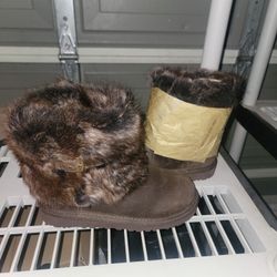 Uggs Size 4