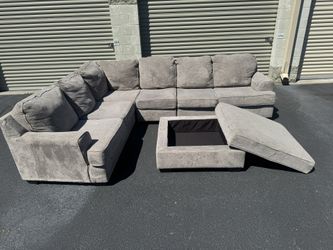 Gray Sectional W Storage Ottoman 