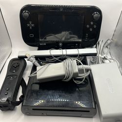 Nintendo Wii U 32GB Console and Gamepad System W/Cables & controller TESTED