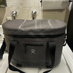 Hydro Flask Soft Cooler 