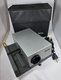 Near MINT Rollei P35A Slide Projector Projection Lamp w/ Rollei Case - Works Great