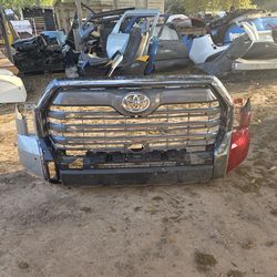 2022-2025 TOYOTA TUNDRA FRONT COMPLETE GRILLE