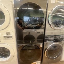 Samsung Bespoke Laundry Hub, 4.6 Cu Ft Washer, 7.6 Cu Ft Gas Dryer, 120V