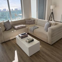 Crate & Barrel Sectional Sofa – Modern Cream (2023)