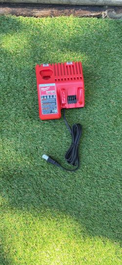 Milwaukee M18 Charger