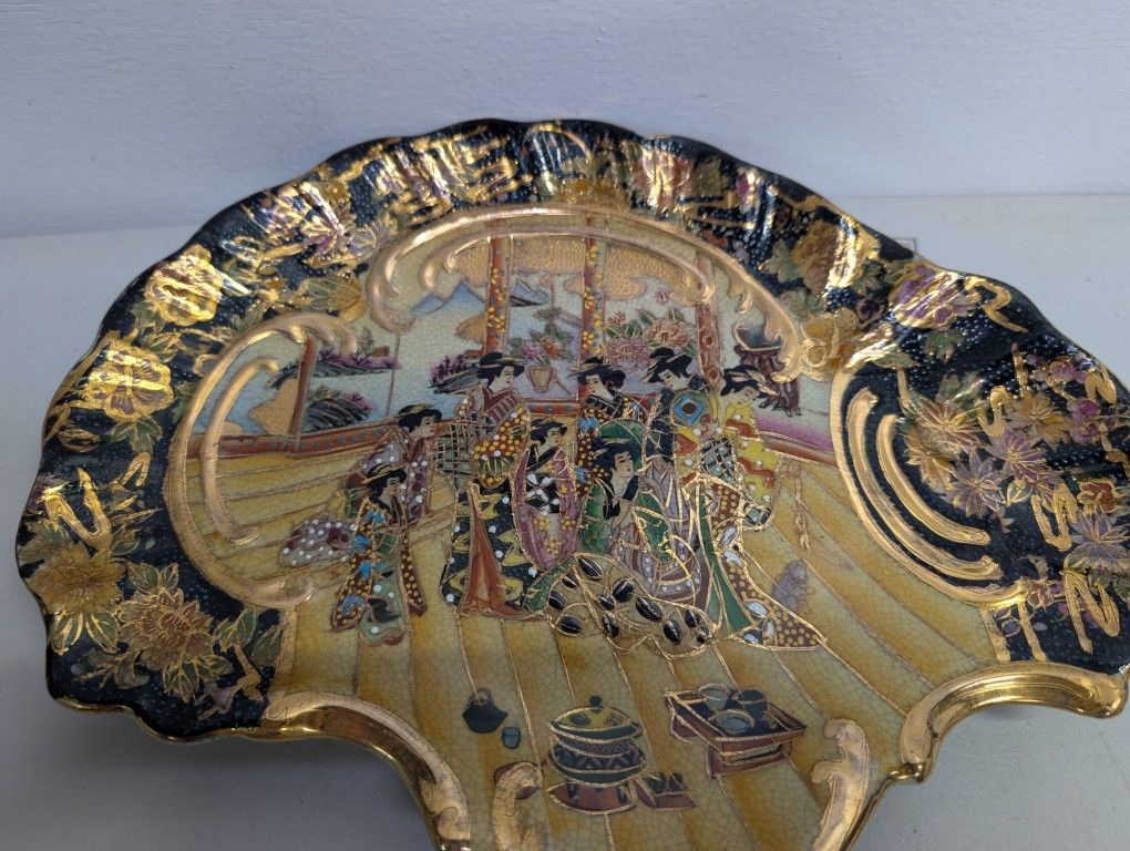 Satsuma Geisha Shell Dish