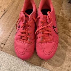 Nike Tiempo Legend 9 Club Soccer cleats Size 3.5 Youth