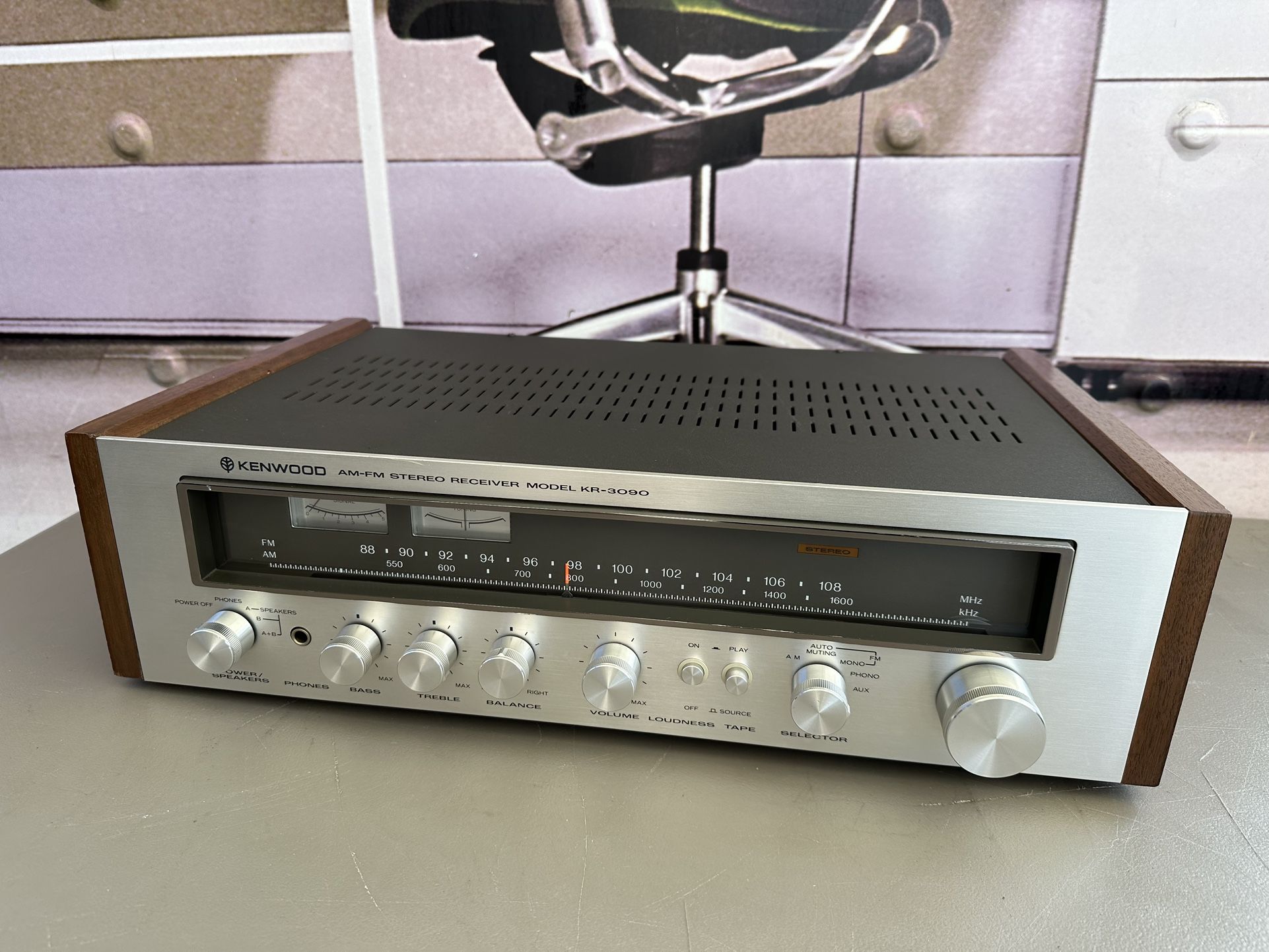 Vintage Kenwood KR-3090, 26W AM/FM Hi-Fi Stereo Receiver, Beautiful Condition!