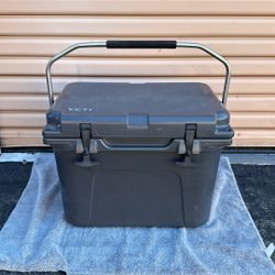 Yeti 20qt. Roadie Grey