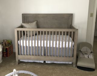 Convertible crib and toddler bed (3 in 1 ) with mattress