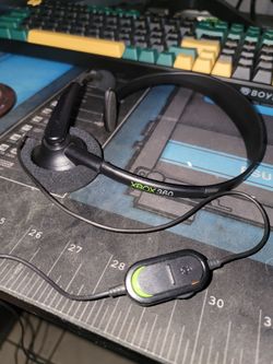 Xbox 360 single-ear chat headset