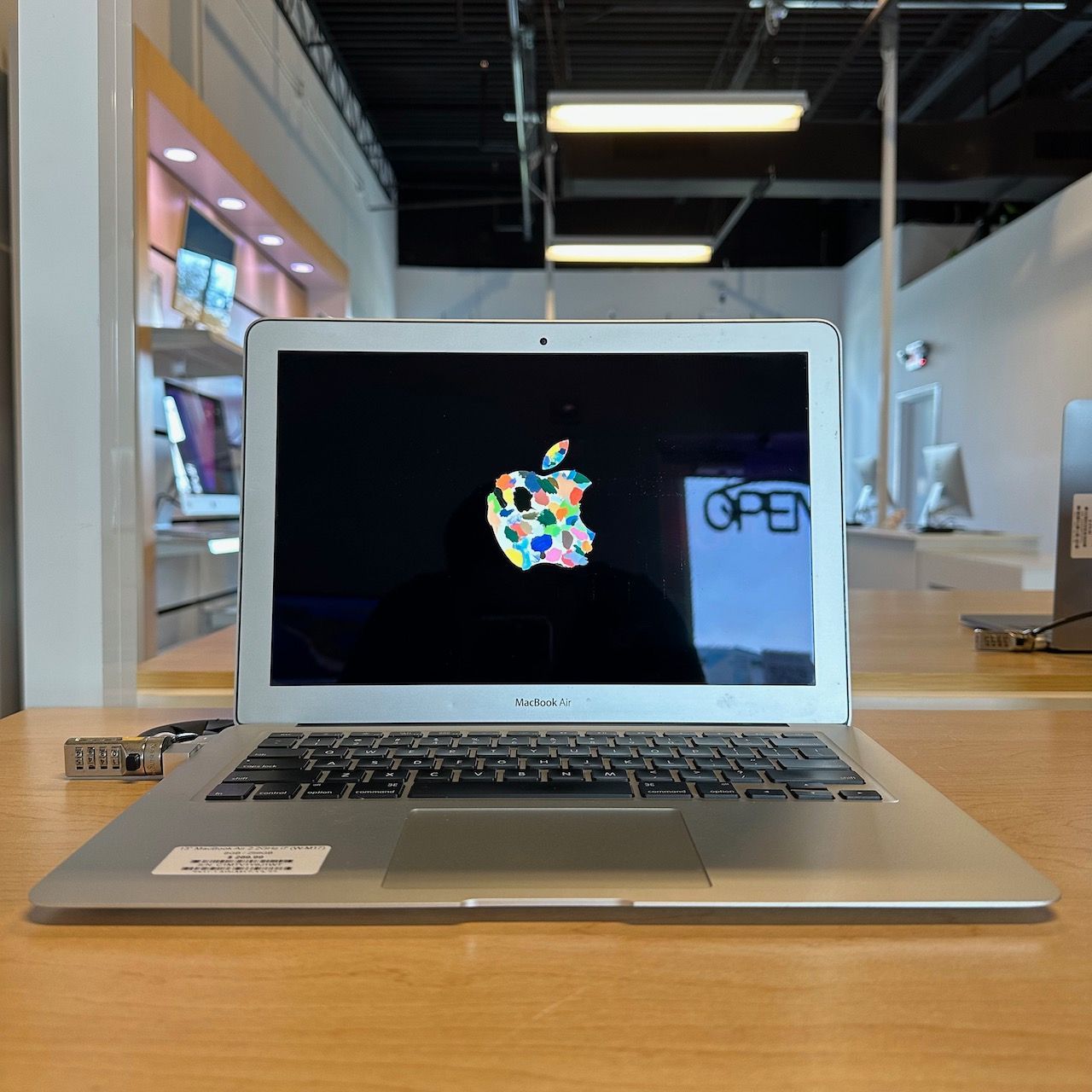 ✨ 13" MacBook Air | 2.2GHz i7 | 8GB RAM | 256GB SSD ✨