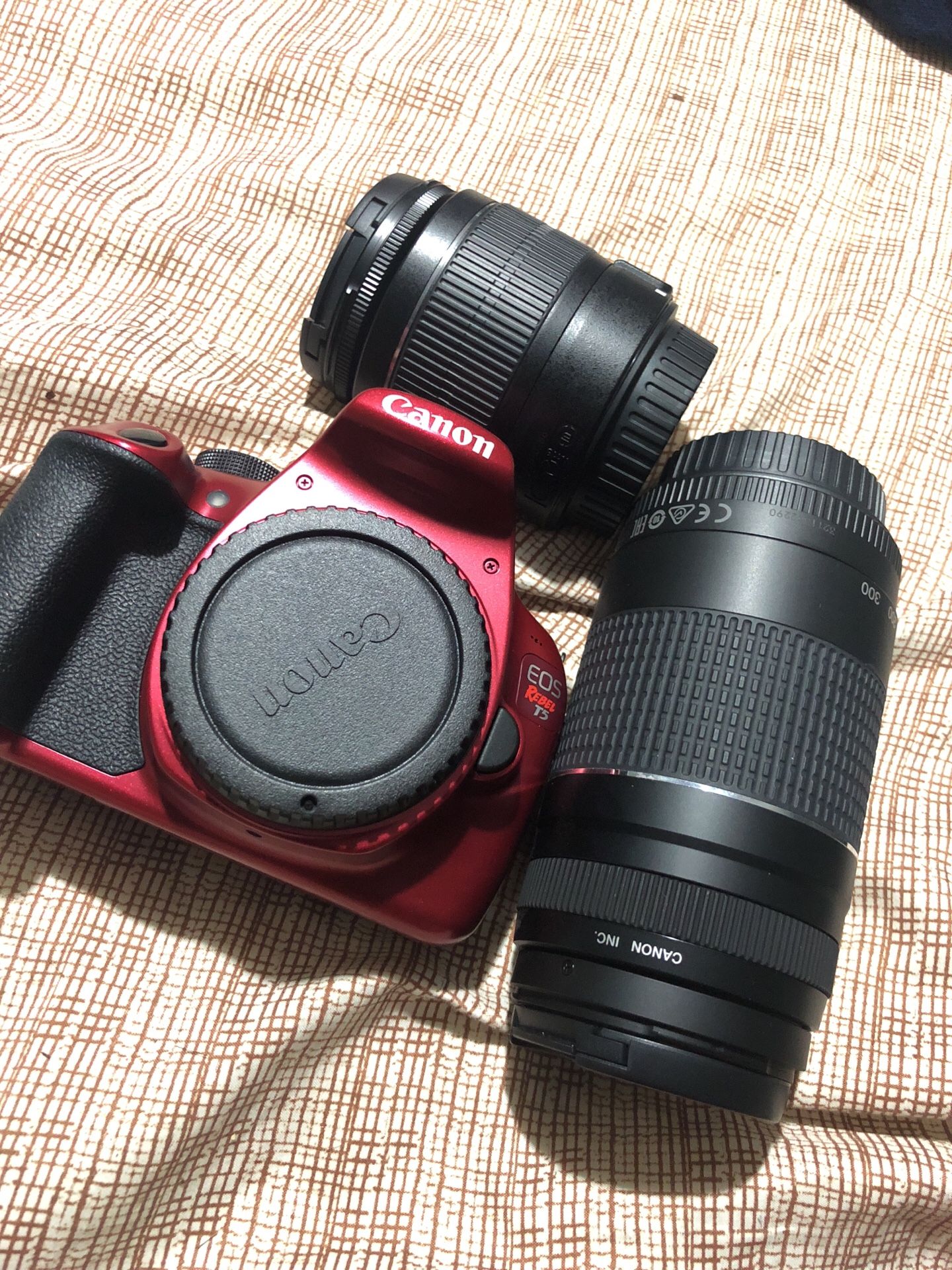 Canon t5 with extra lense