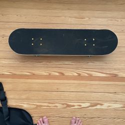 Skateboard w/ Glow In The Dark Wheels And Carrying Bag 