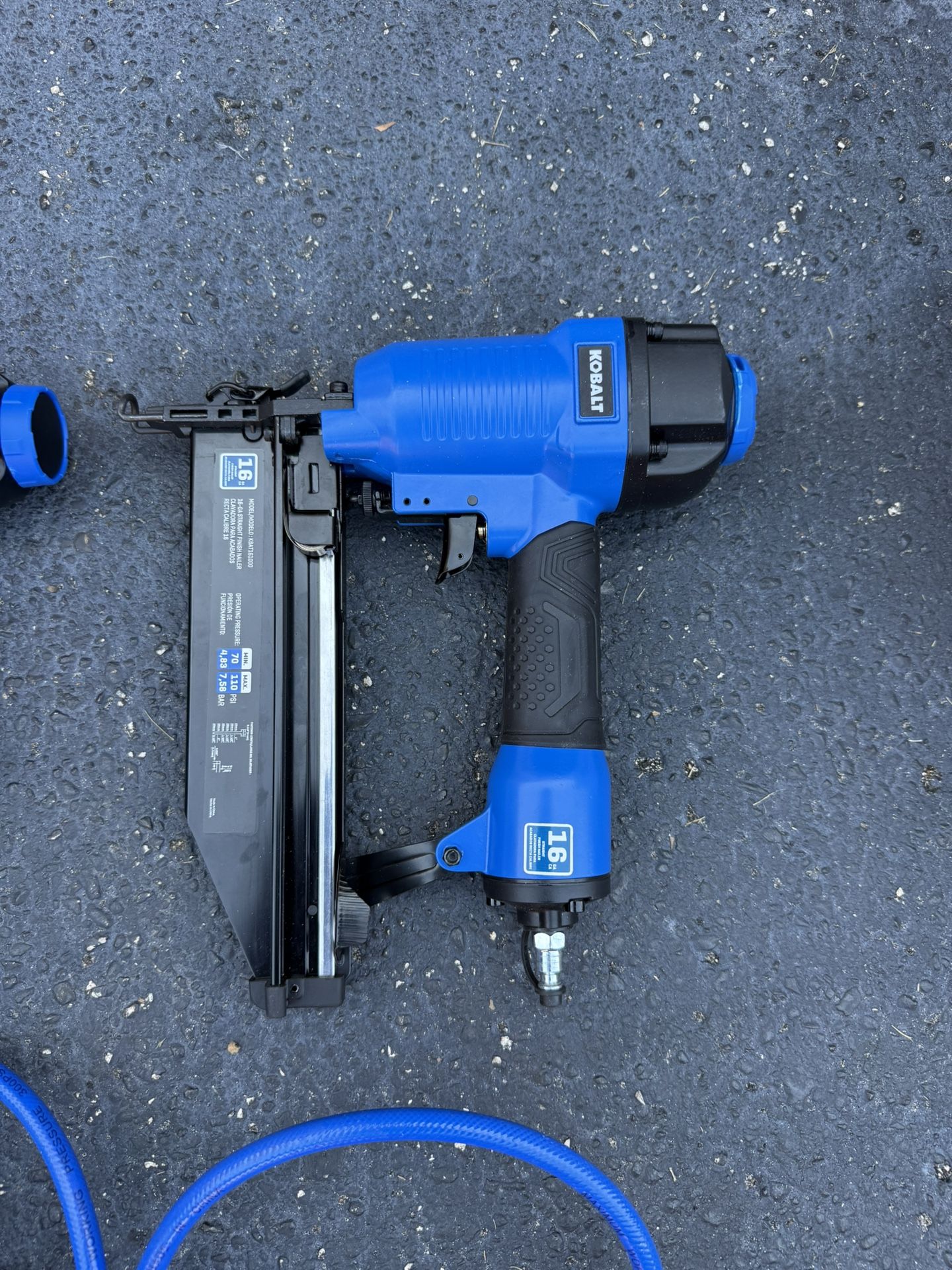 Kobalt Nailer 2-1/2-in 16 -Gauge Pneumatic Straight Finish Nailer