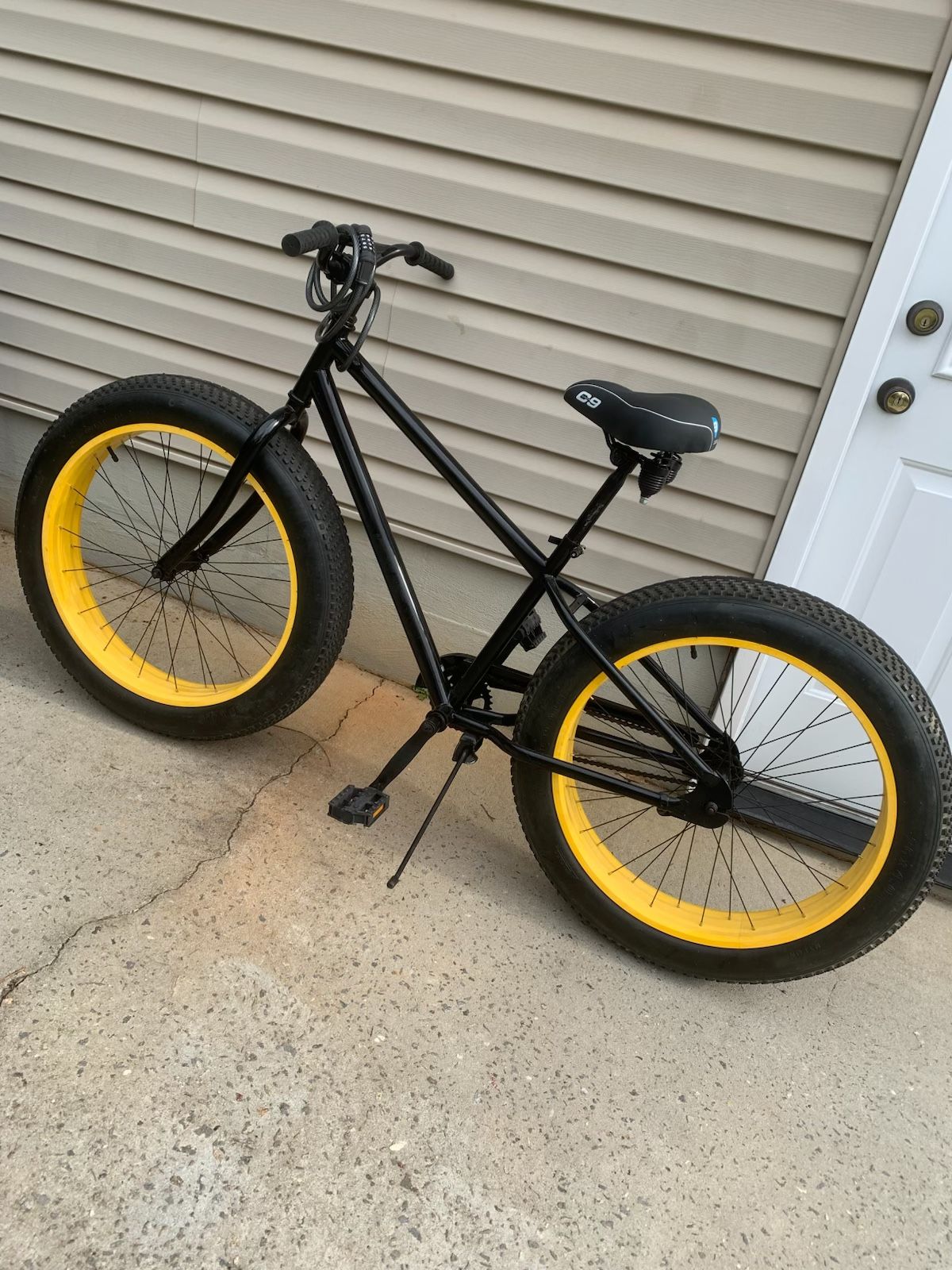 Mongoose 26” Fat Tire All Terrain Cruiser Bike