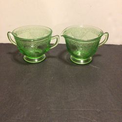 (2) Vintage Federal Vasoline Glass Cream & Sugar Set