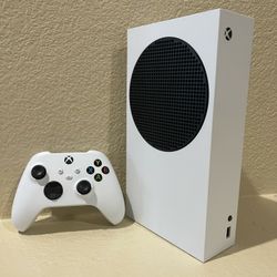 Xbox Series S (Free Delivery)