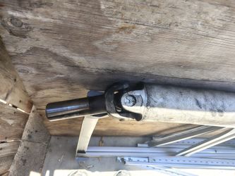 Rear Drive Shaft  Chevy  Silverado 99-05 GMC Sierra 4.3L 4.8L 5.3L 6.0L, 4WD, Auto