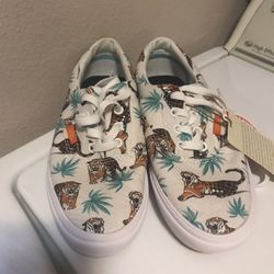  Vans  